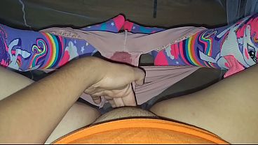 Cute teen amateur chick discovers the beauty of anal sex