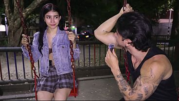 Natural huge tits hottie bangs outdoor in public