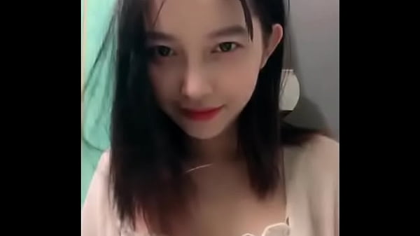 Vietnamese sex movie, student of Dam Tac school shows off her body and sells sex
